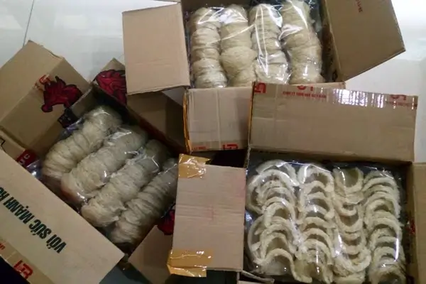 Tổ yến cần được đóng gói cẩn thận, đúng cách khi mang đi Mỹ - Tổ yến có mang đi Mỹ được không?