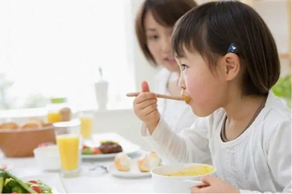 Trẻ bị tiêu chảy, rối loạn tiêu hóa có ăn yến được không?