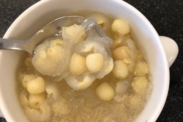 Chè yến hạt sen - Món ăn ưa thích của mọi đối tượng, đặc biệt là trẻ em