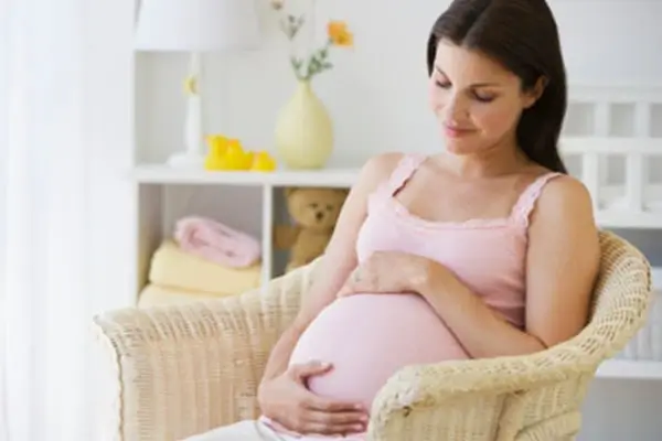 Cách uống nước yến Sanest đúng cách cho mẹ bầu